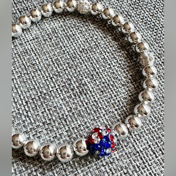 New 8" Patriotic America USA Flag Shimmer Crystal Beaded Stretch Bracelet - Picture 2 of 4